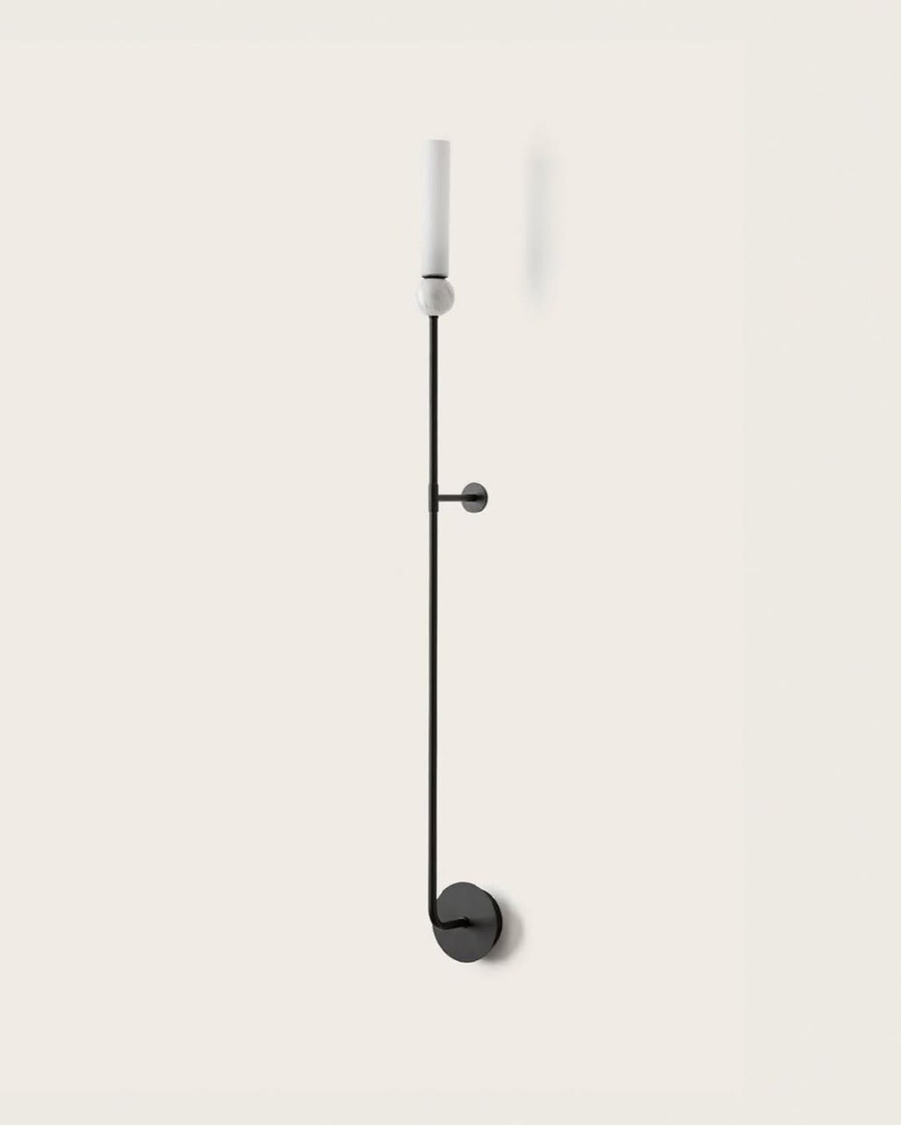 Настенный светильник в двух вариантах и двух расцветках