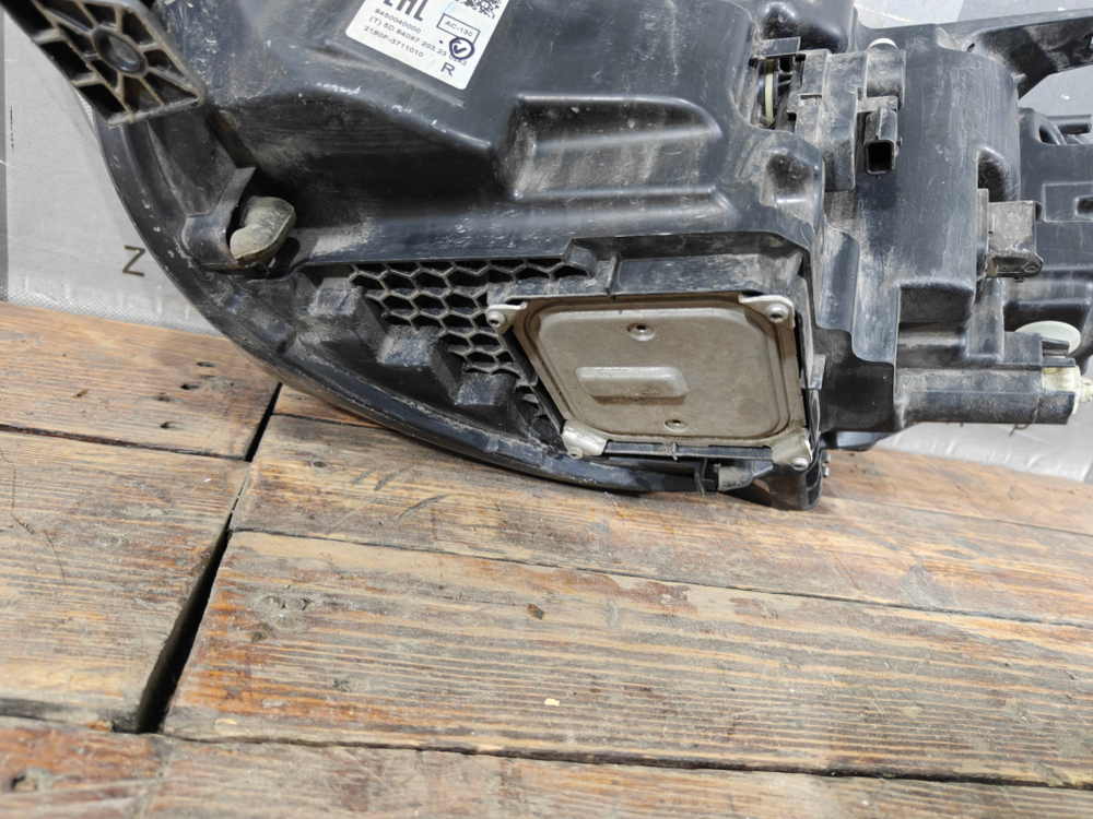 Фара правая LED LADA Vesta NG 22-нв Б/У Оригинал 8450040000