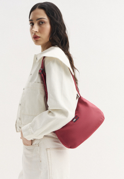 Сумка TOMMY JEANS TJW ESS DAILY SHOULDER BAG