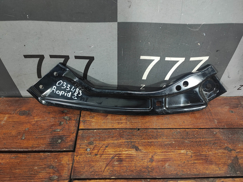 Кронштейн передней панели левый Skoda Rapid 2 20-нв Б/У Оригинал 60U805931