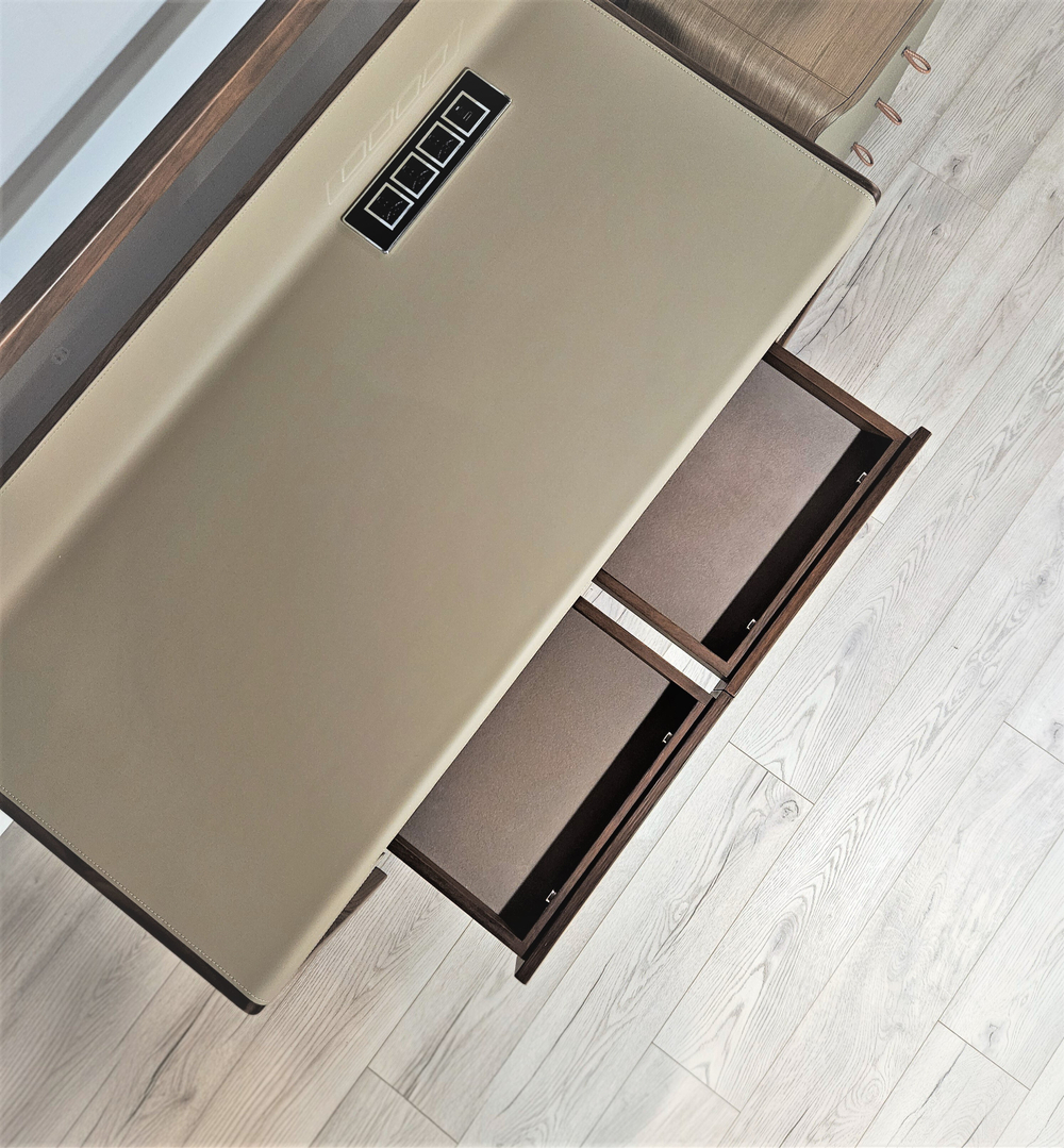 Стол письменный Scribe