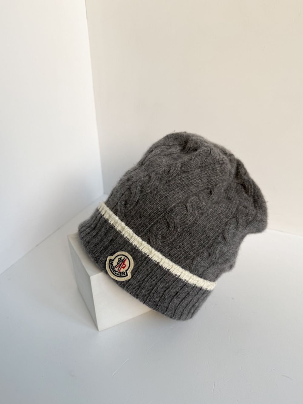 Шапка Moncler, 140