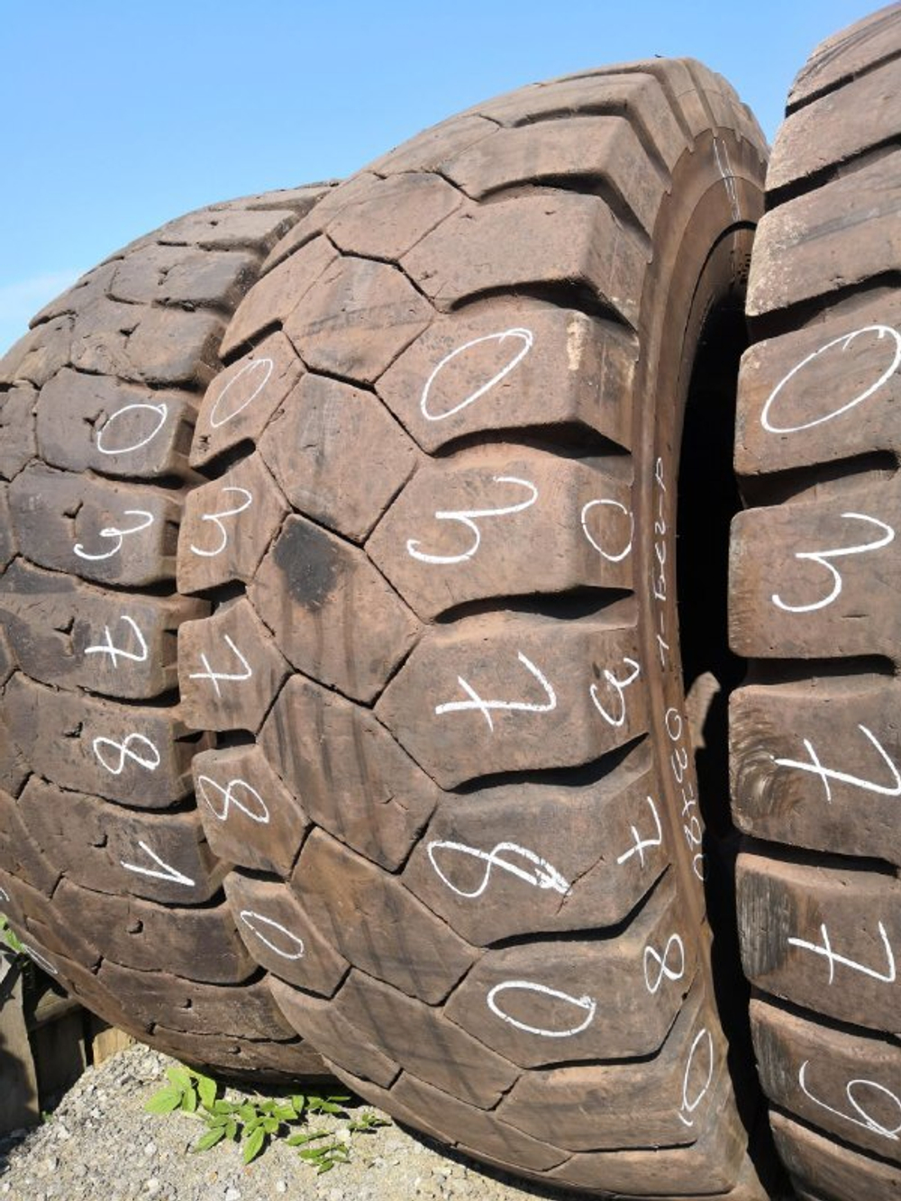 33.00R51 Bridgestone VRDP шина б/у