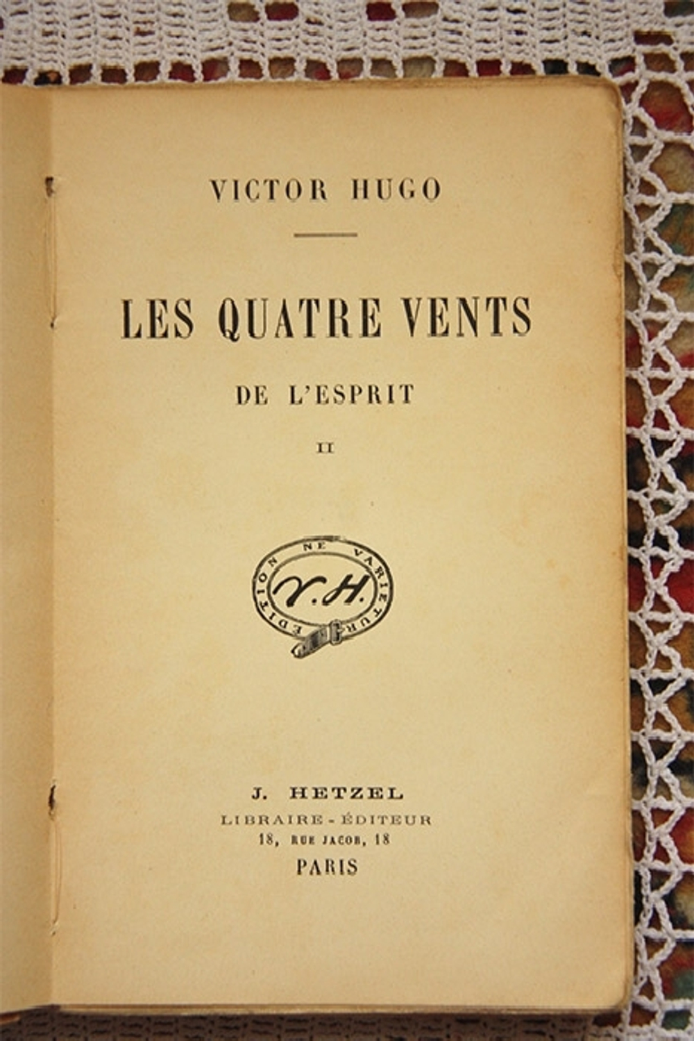 "Les quatre vents de lesprit  (Четыре ветра духа)". Victor Hugo  (Виктор Гюго).  - антикварное издание