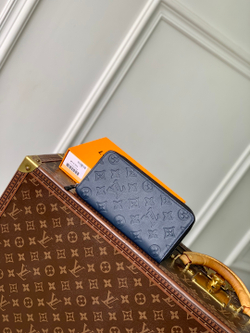 Louis Vuitton Zippy Vertical Wallet