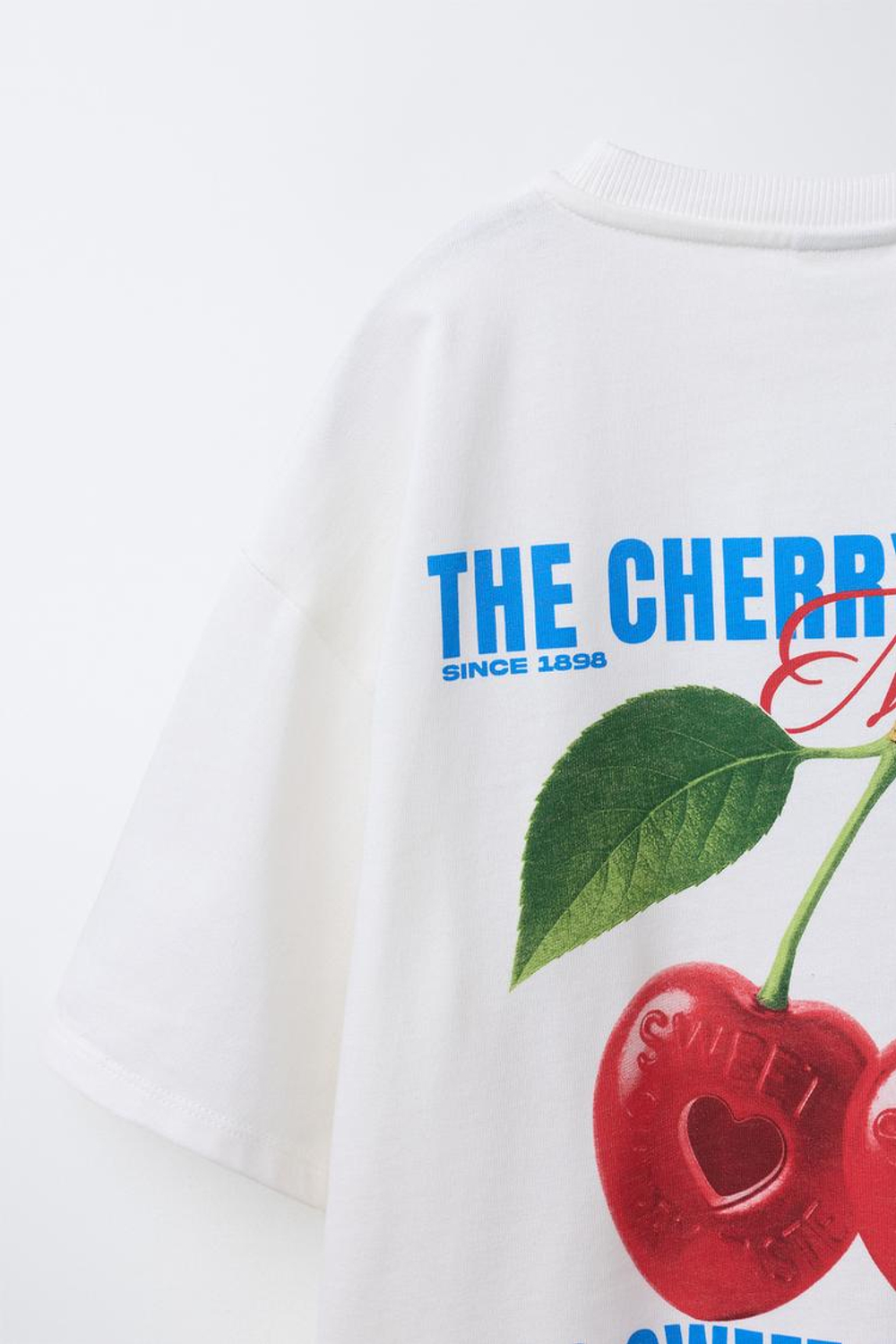 ZARA ФУТБОЛКА С ПРИНТОМ «ВИШНИ И КОНФЕТЫ», БЕЛЫЙ