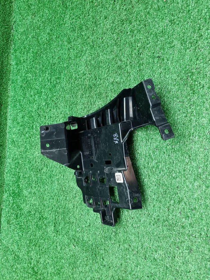 Кронштейн заднего бампера LR Discovery Sport 19-нв