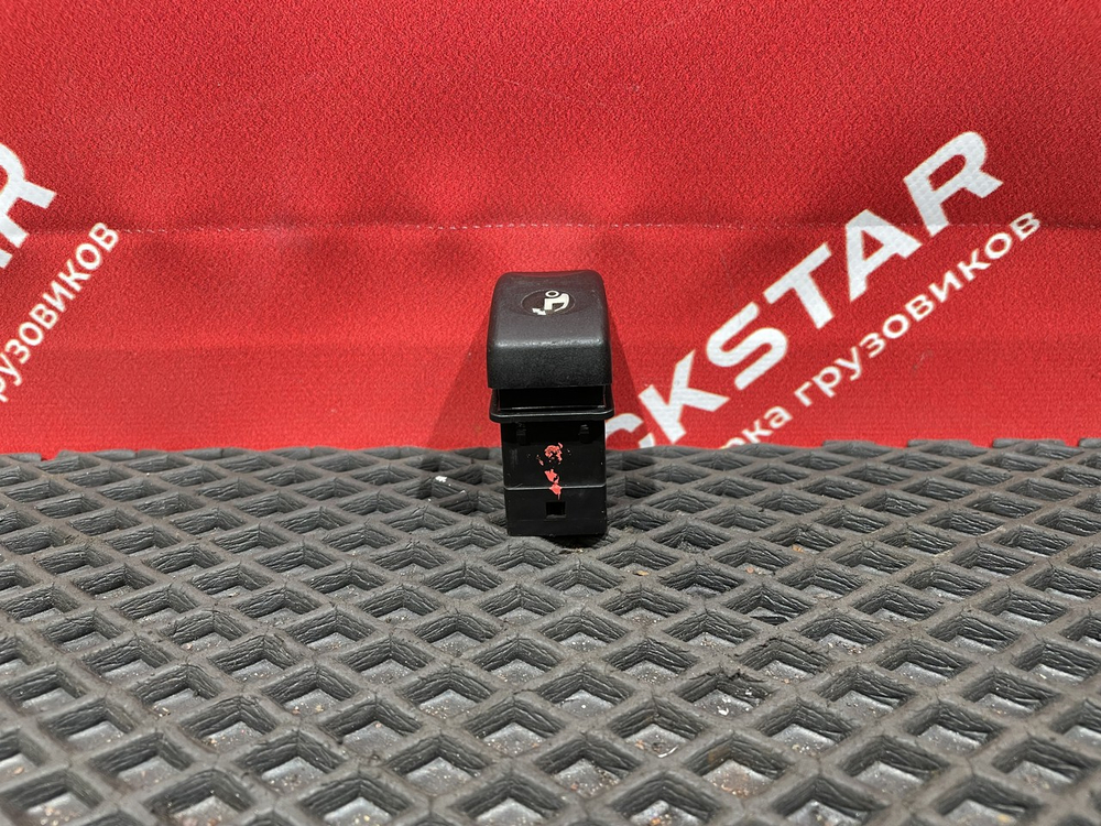 Кнопка люка