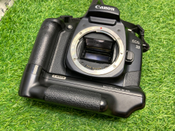 Canon EOS 33 + Battery Pack