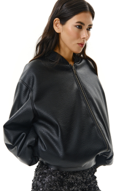 PRE-ORDER BOMBER BLACK’26