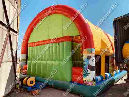Коммерческий надувной батут "Зверята с крышей" 11*7*6 м