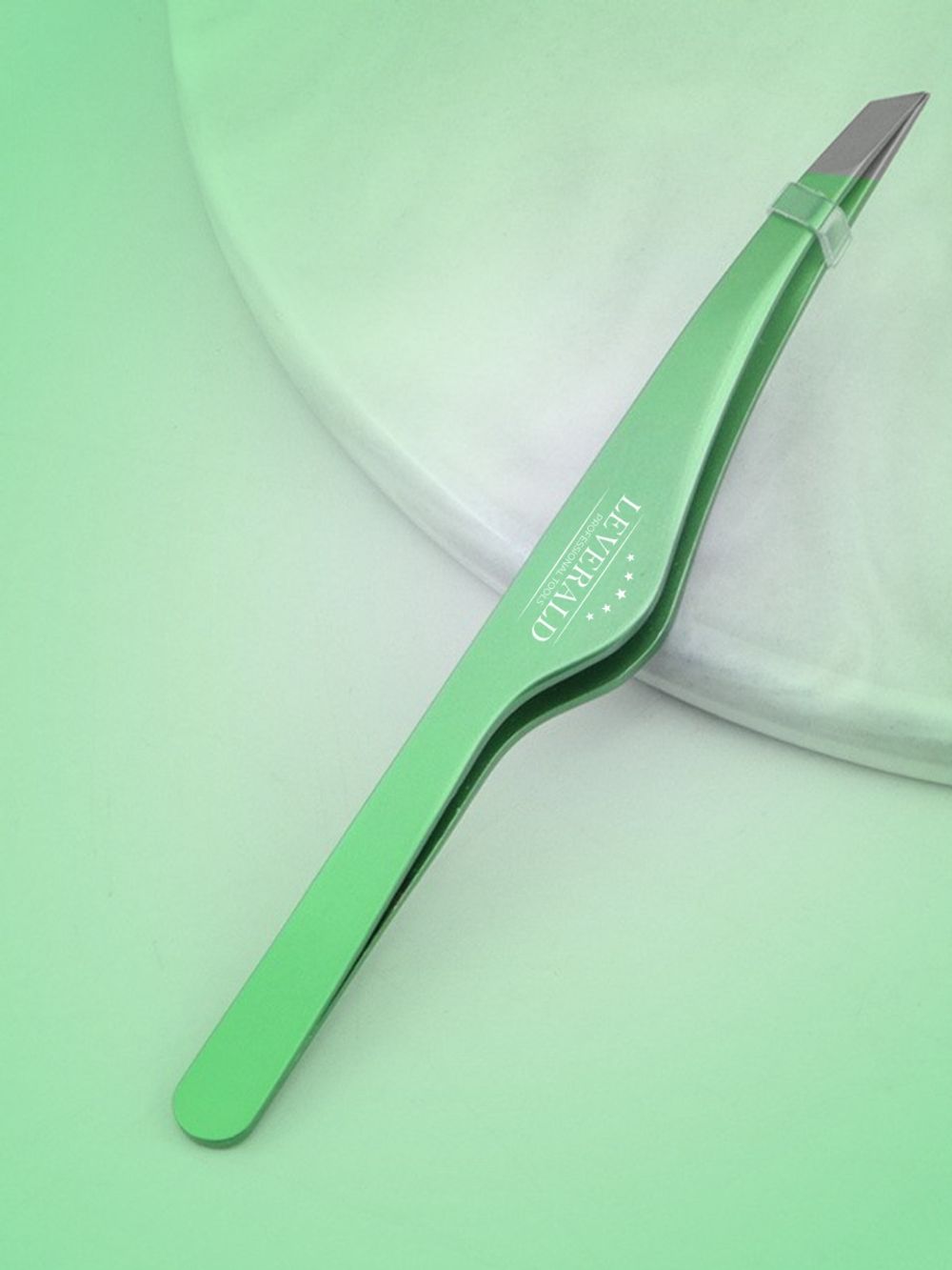 Leverald, пинцет для бровей TA-103-РЗ (ручная заточка), скошенный профессиональный, цвет зеленый