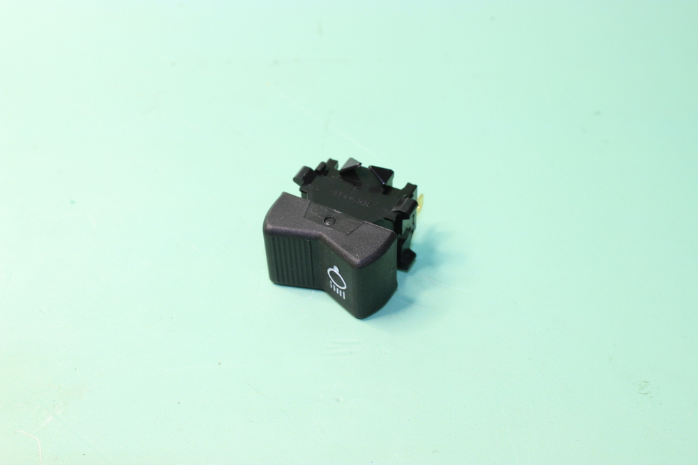 Выключатель-клавиша фары-искателя