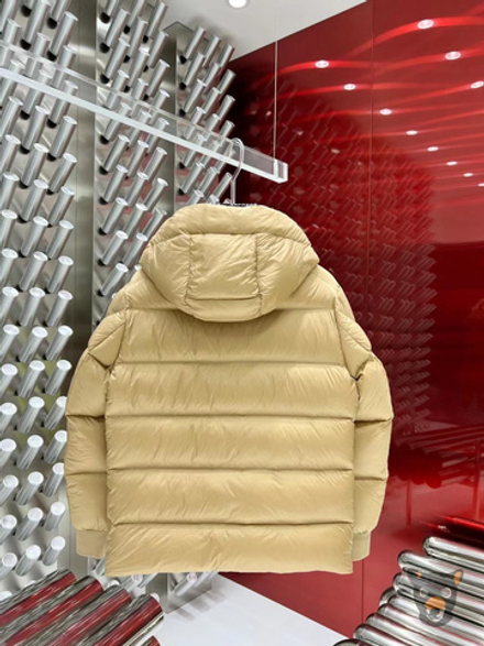Пуховик Moncler