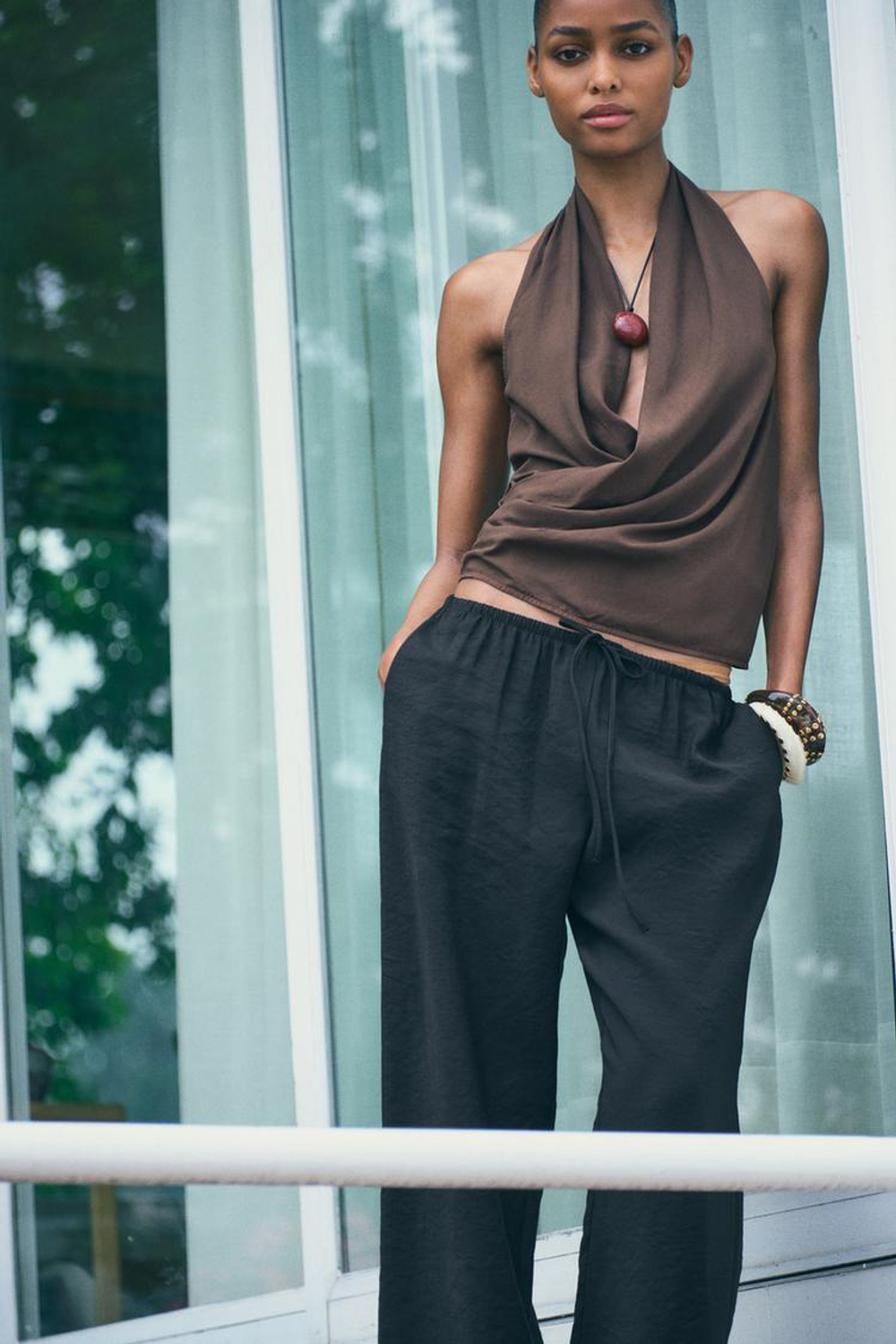 ZARA ТОП С ГОРЛОВИНОЙ ХАЛТЕР И ДРАПИРОВКОЙ, КОРИЧНЕВЫЙ