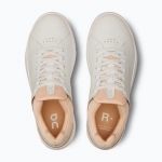 Женские Кроссовки On The Roger Advantage white/savannah