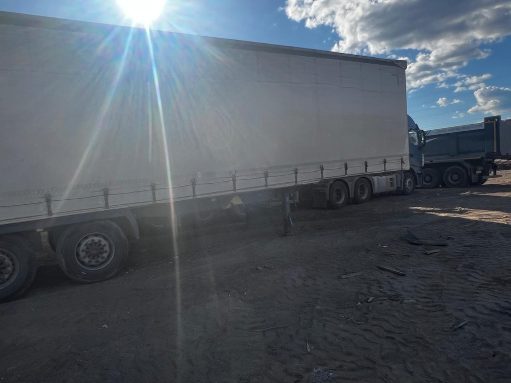 Kassbohrer XS Полуприцеп шторный XS