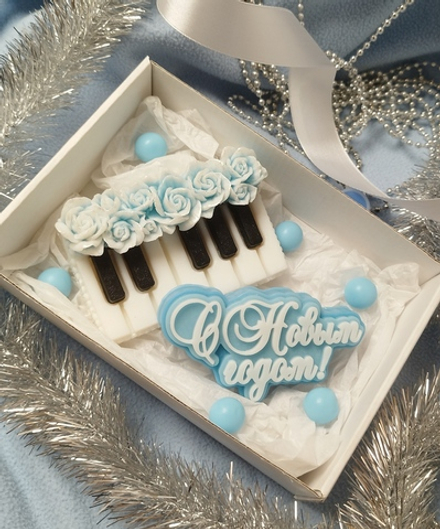 Набор мыла ручной работы "С Новым годом! + рояль с розами"