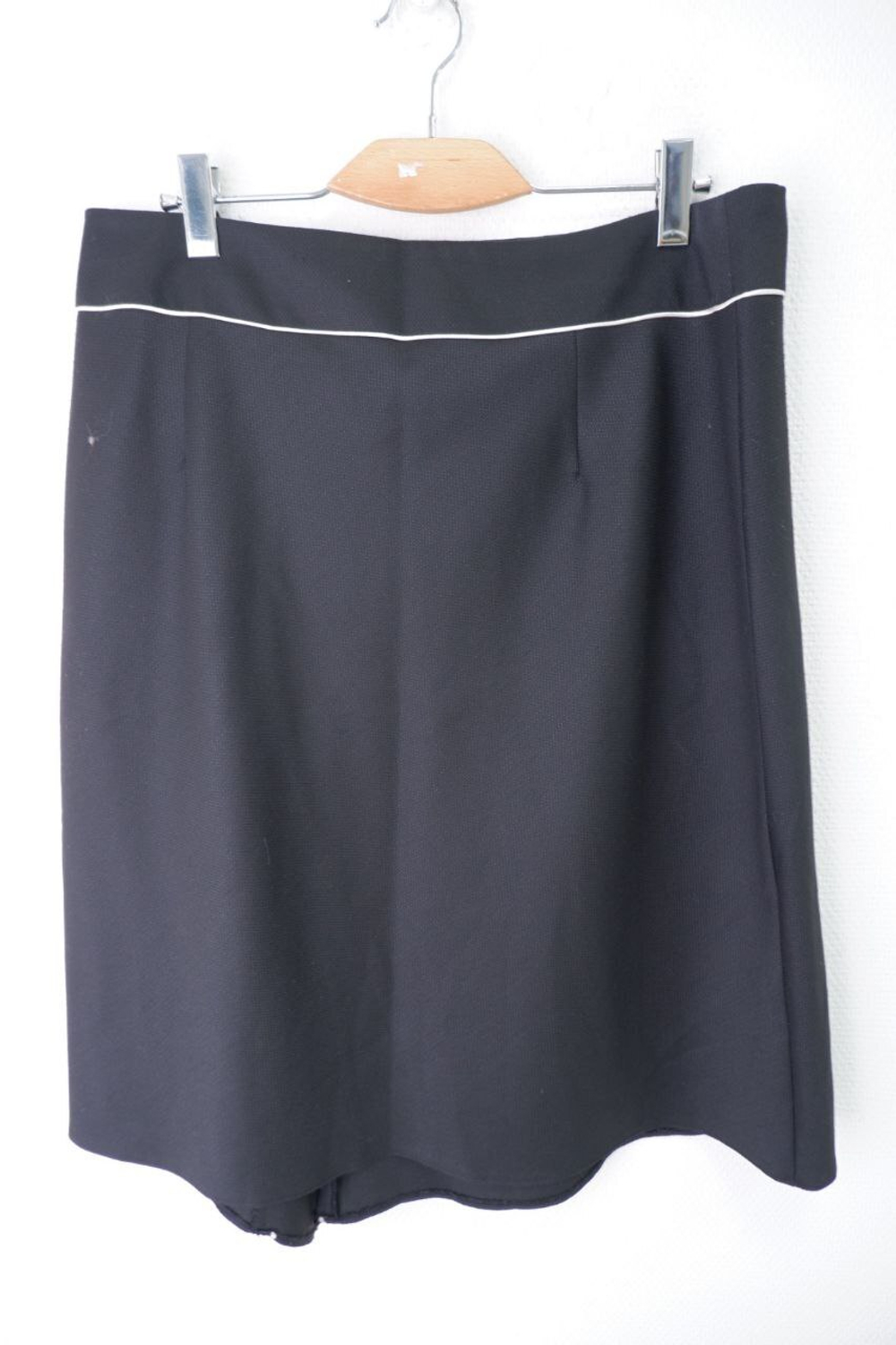 Юбка практичная 46 размер