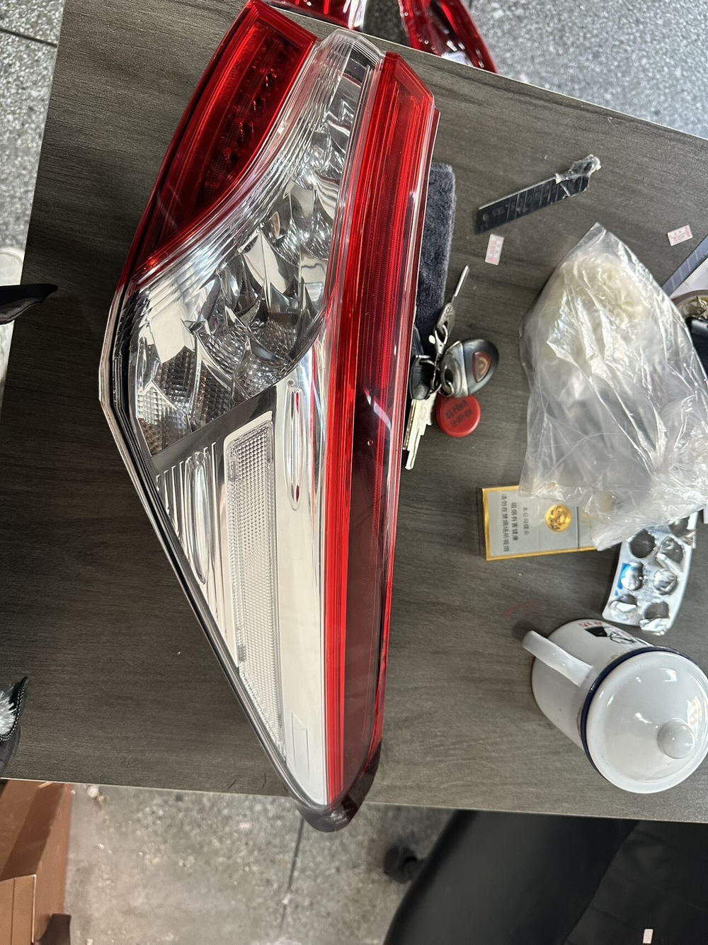 Задний левый или правый фонарь (Tail light) Toyota Camry оригинал