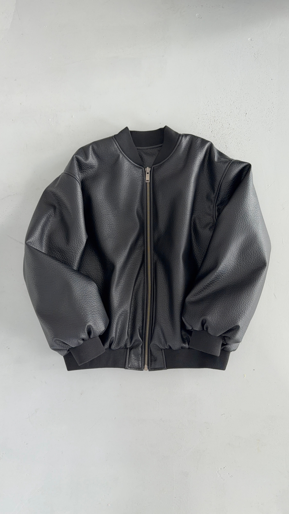PRE-ORDER BOMBER BLACK’26