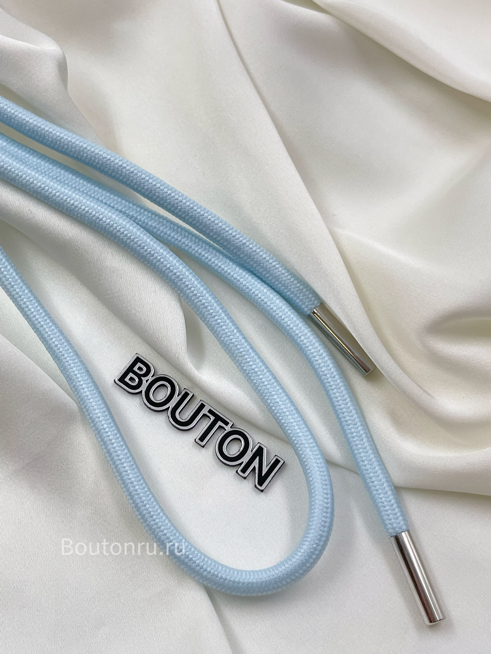 Шнур круглый светло-голубой 1,4 м