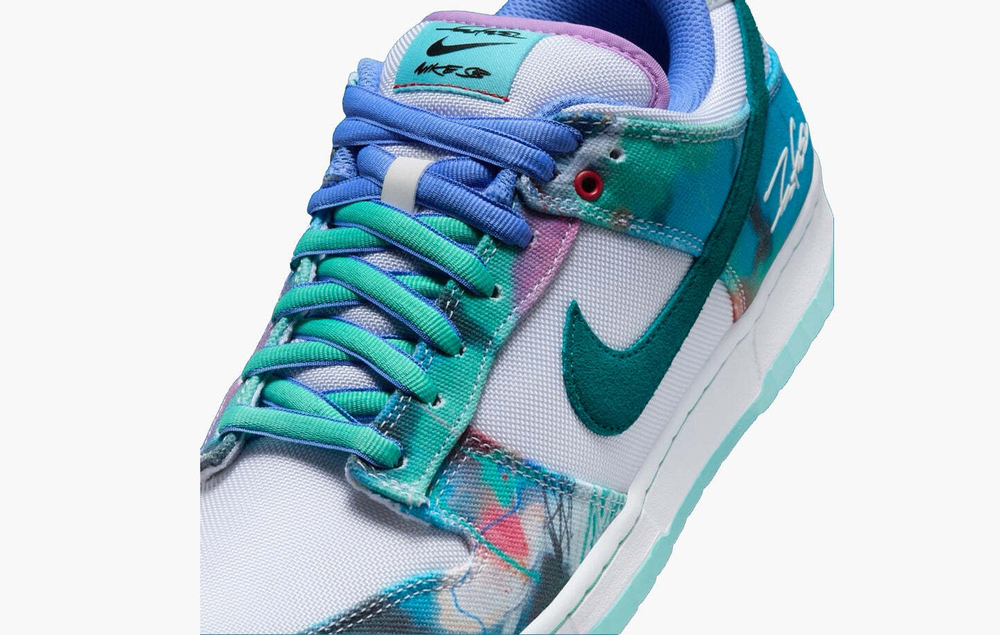 Nike SB Dunk Low Futura Laboratories "Bleached Aqua"