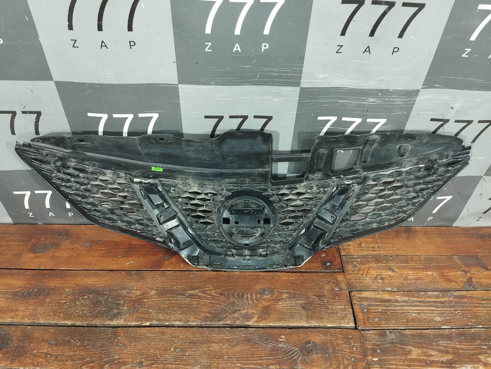 Решетка радиатора Nissan Qashqai 2 (J11) 13-19 Б/У Оригинал 623104EA0A
