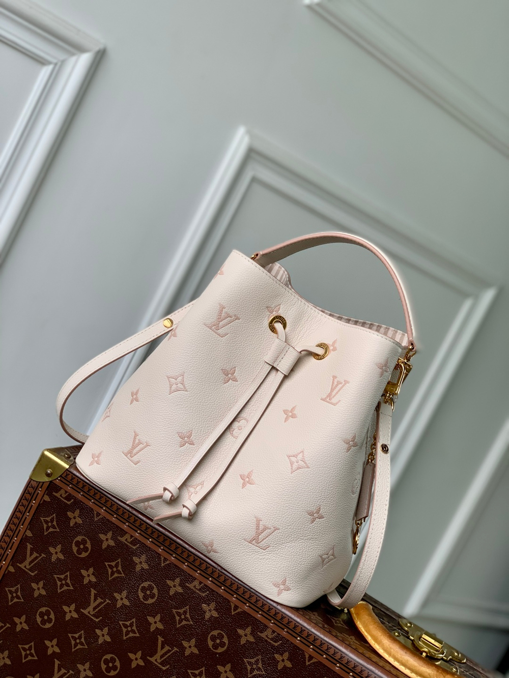 Louis Vuitton NeoNoe MM