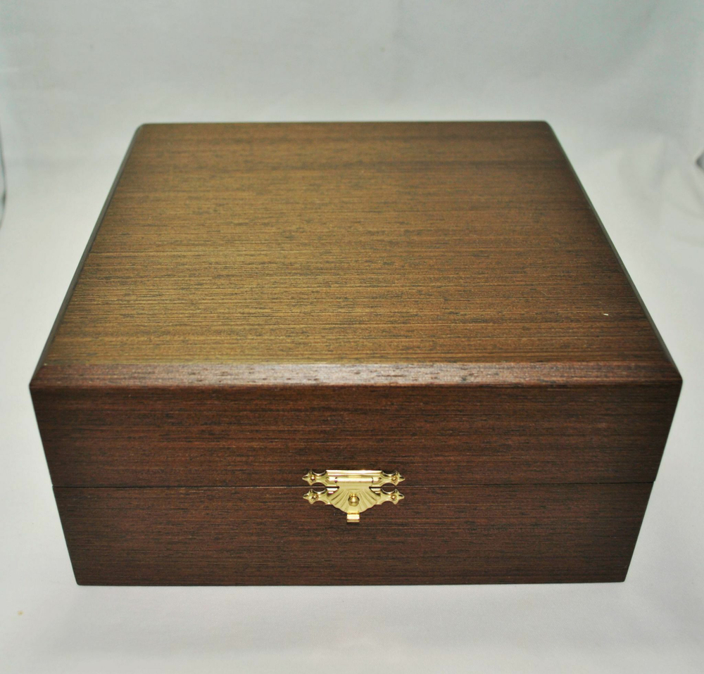 Чайный набор с подстаканником с позолочением  и индивидуальной гравировкой в шкатулке на заказ