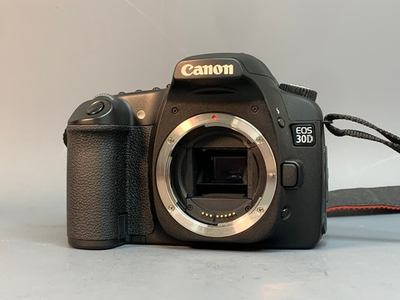 Canon EOS 30D kit EF-S 18-55mm 3.5-5.6 ll