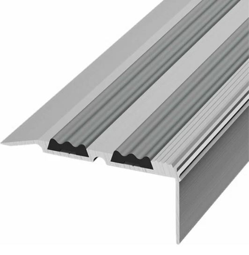 Порог угловой Лука серебро анод. (1,8 м) с ПВХ вставкой, 30,8х68 мм