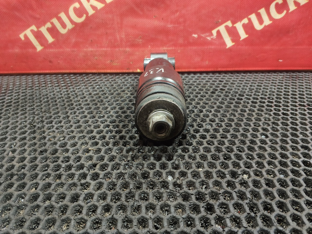 Амортизатор кабины 2017г