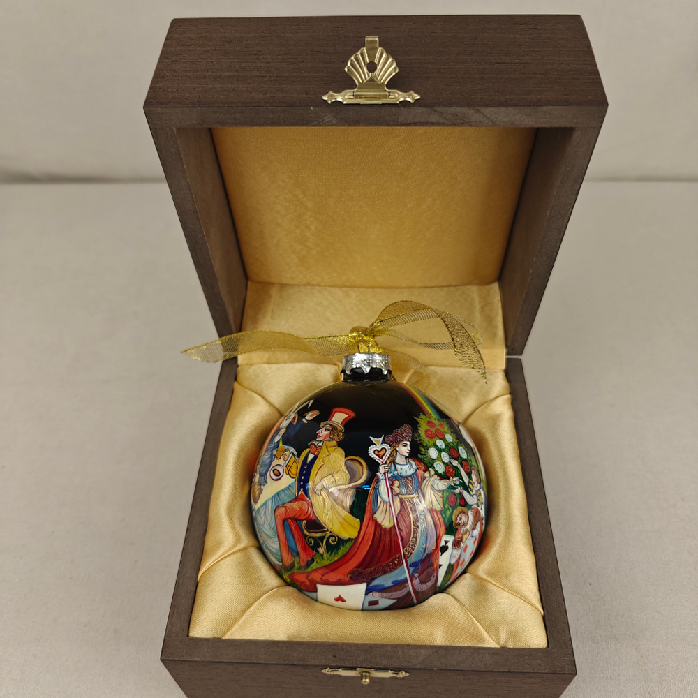 Шар новогодний с круговой росписью Палех "Алиса в стране чудес-3" в футляре