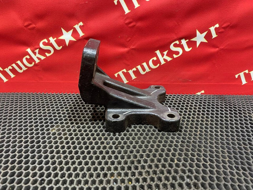 Кронштейн двигателя передний левый 2023г