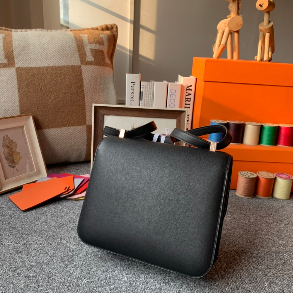 Hermes Constance 23