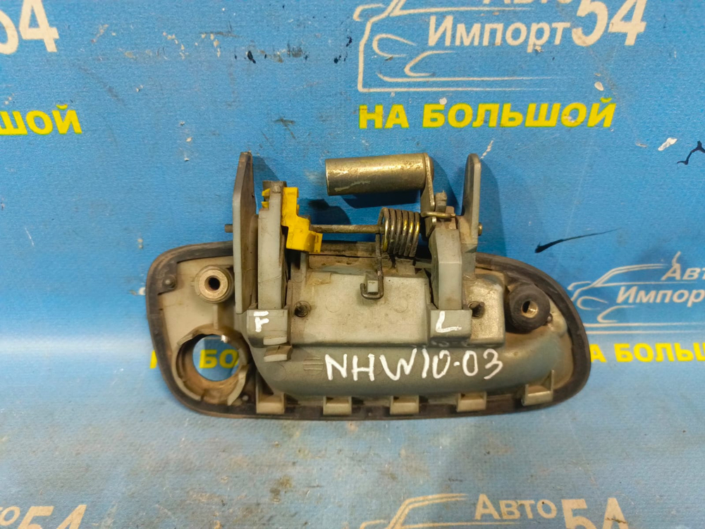 Ручка двери передней левой внешняя TOYOTA PRIUS 1999