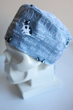 Медицинский колпак (Принт «Мопсы на сером»)