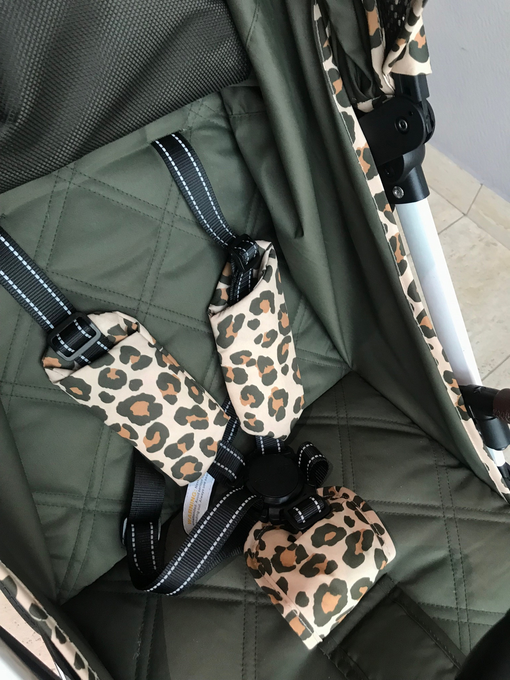 Коляска прогулочная Babalo 2024 Леопардовый текстиль на белой раме