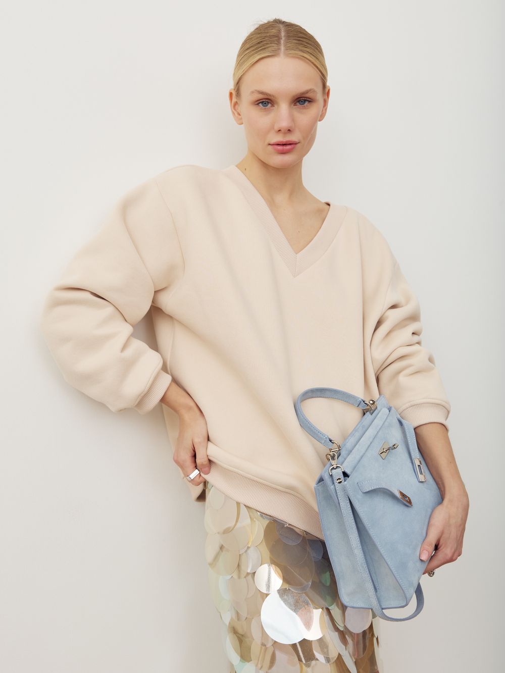 СВИТШОТ С V-ВЫРЕЗОМ КРЕМ-БРЮЛЕ