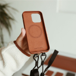 MagSafe чехол из экокожи MOFT Snap Phone Case для iPhone 14 Pro Max l Коричневый