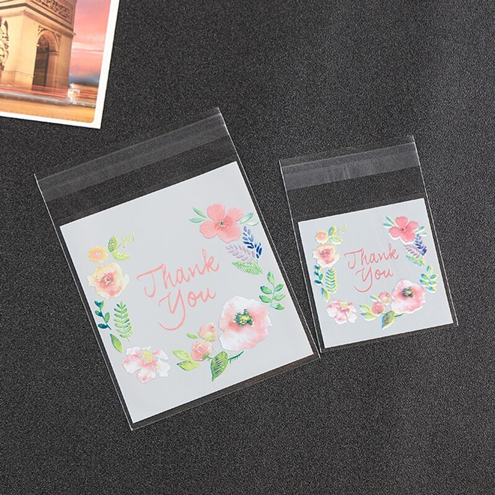 упаковочные пакетики с цветочным дизайном и надписью "Thank You"