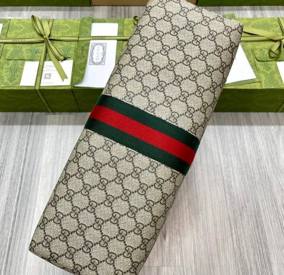 Сумка-тоут Gucci Ophidia GG среднего размера бежевый