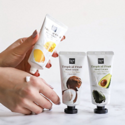 Крем для рук с экстрактом манго и маслом ши Tropical Fruit Hand Cream Mango & Shea Butter 50мл