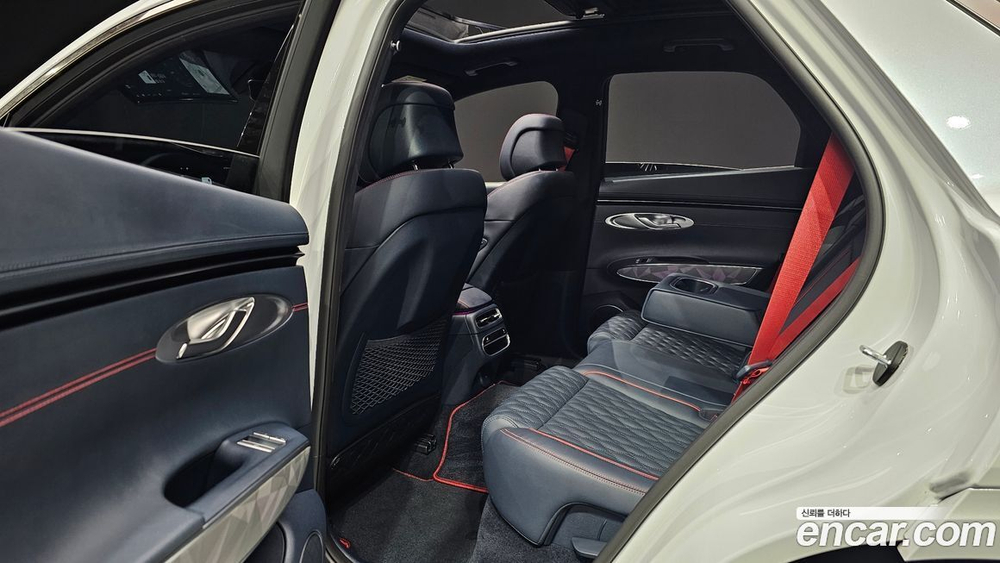 Genesis GV70 2.5T Бензин AWD (03.2021)