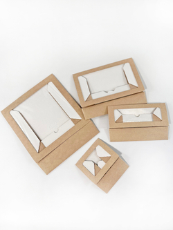 Коробка 10 х 8 х 4 см с окошком и ламинацией