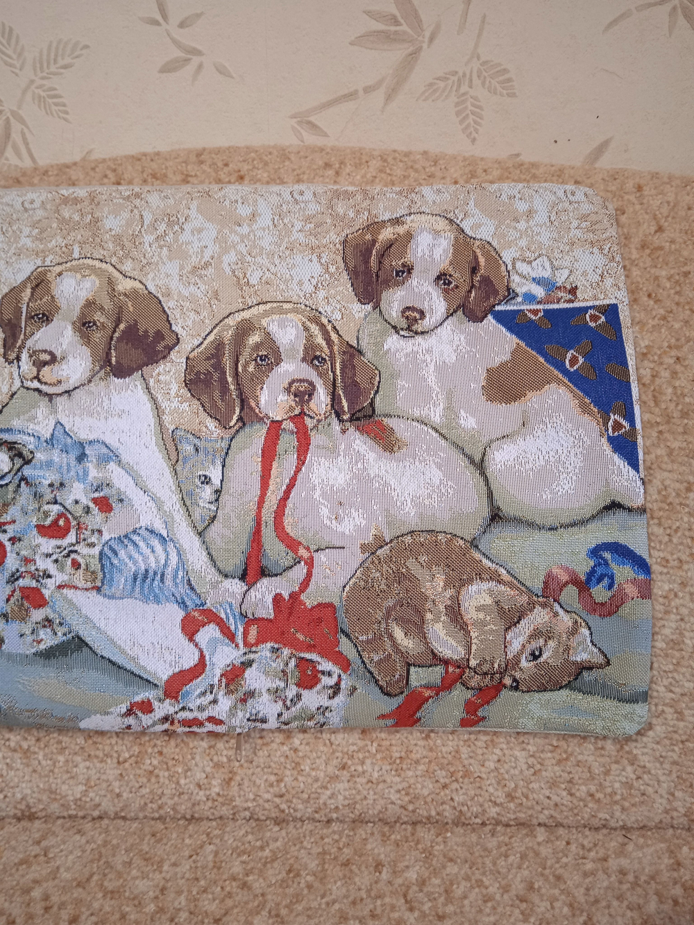 Декоративный гобеленовый чехол Собачки 34х87