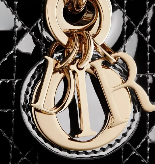 Сумка Dior Lady D-joy из лакированной кожи, черный