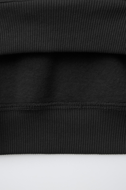 ZARA ОДНОТОННАЯ ТОЛСТОВКА С НАШИВКОЙ, ЧЕРНЫЙ
