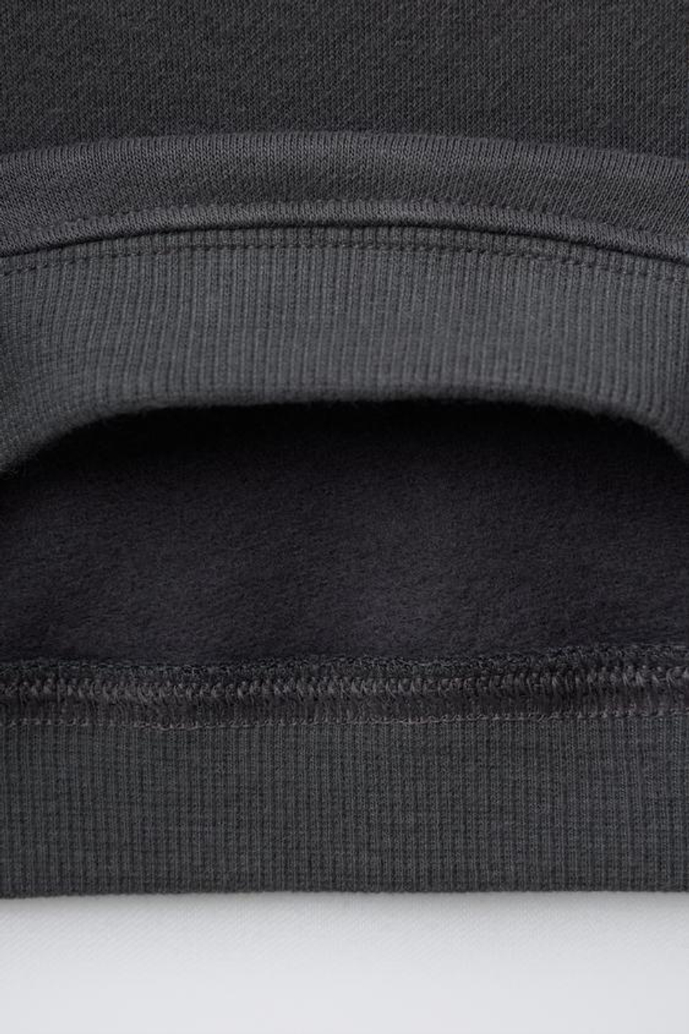 ZARA КОМПЛЕКТ: ТОЛСТОВКА И БРЮКИ-ДЖОГГЕРЫ С ВНУТРЕННИМ НАЧЕСОМ, СВИНЦОВЫЙ